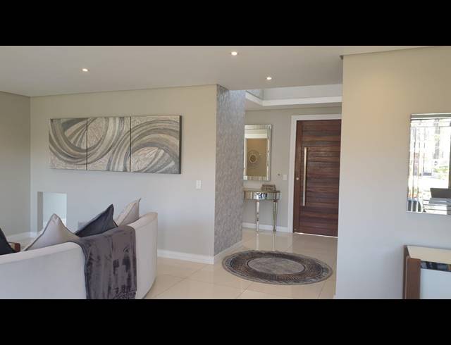 4 BEDROOM TOWNHOUSE RENTED IN IZINGA RIDGE